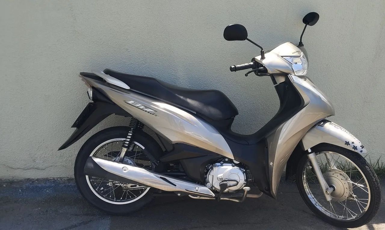 Moto Biz de conservada