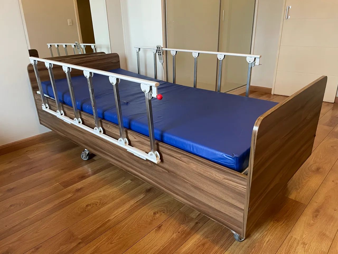 Cama Hospitalar Elétrica Articulada com Controle + Colchão - Foto 5