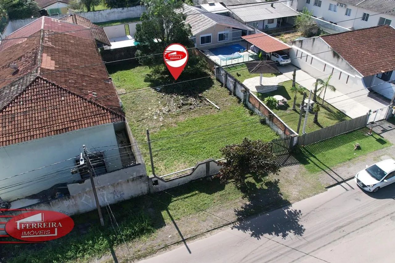 Ótimo Terreno em Rua Asfaltada