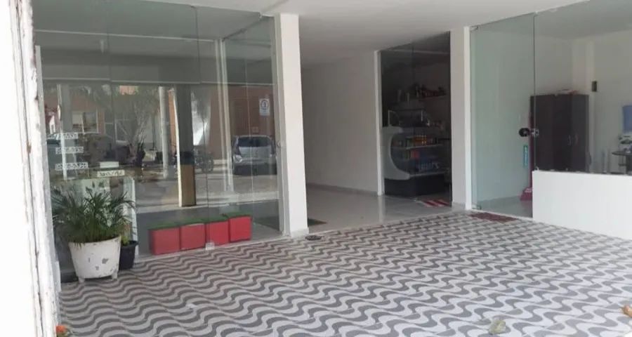 ALUGO SALA COMERCIAL EM FRENTE AO TRAUMINHA  - Foto 2