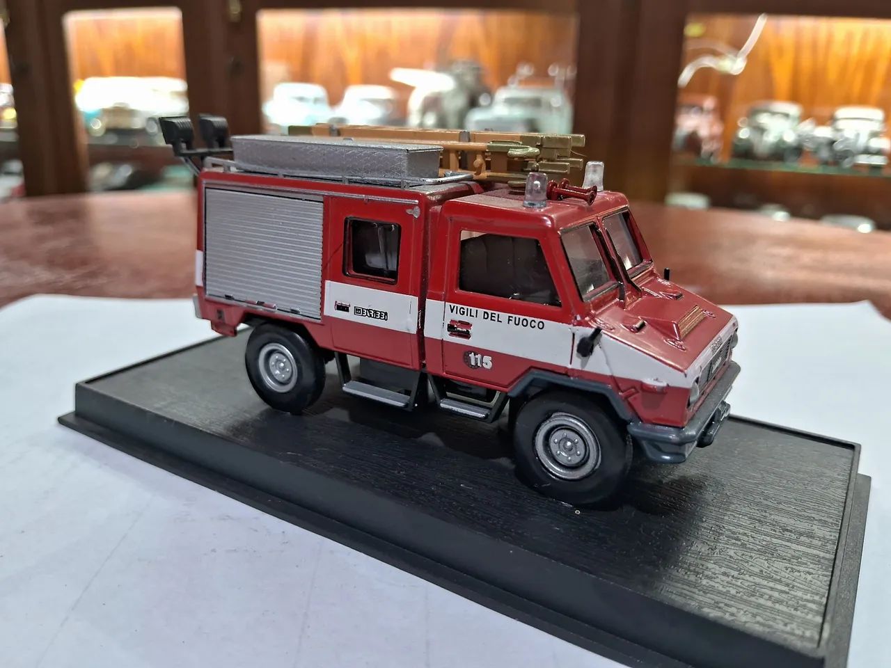 Miniaturas de caminhões modelos raros  - Foto 2