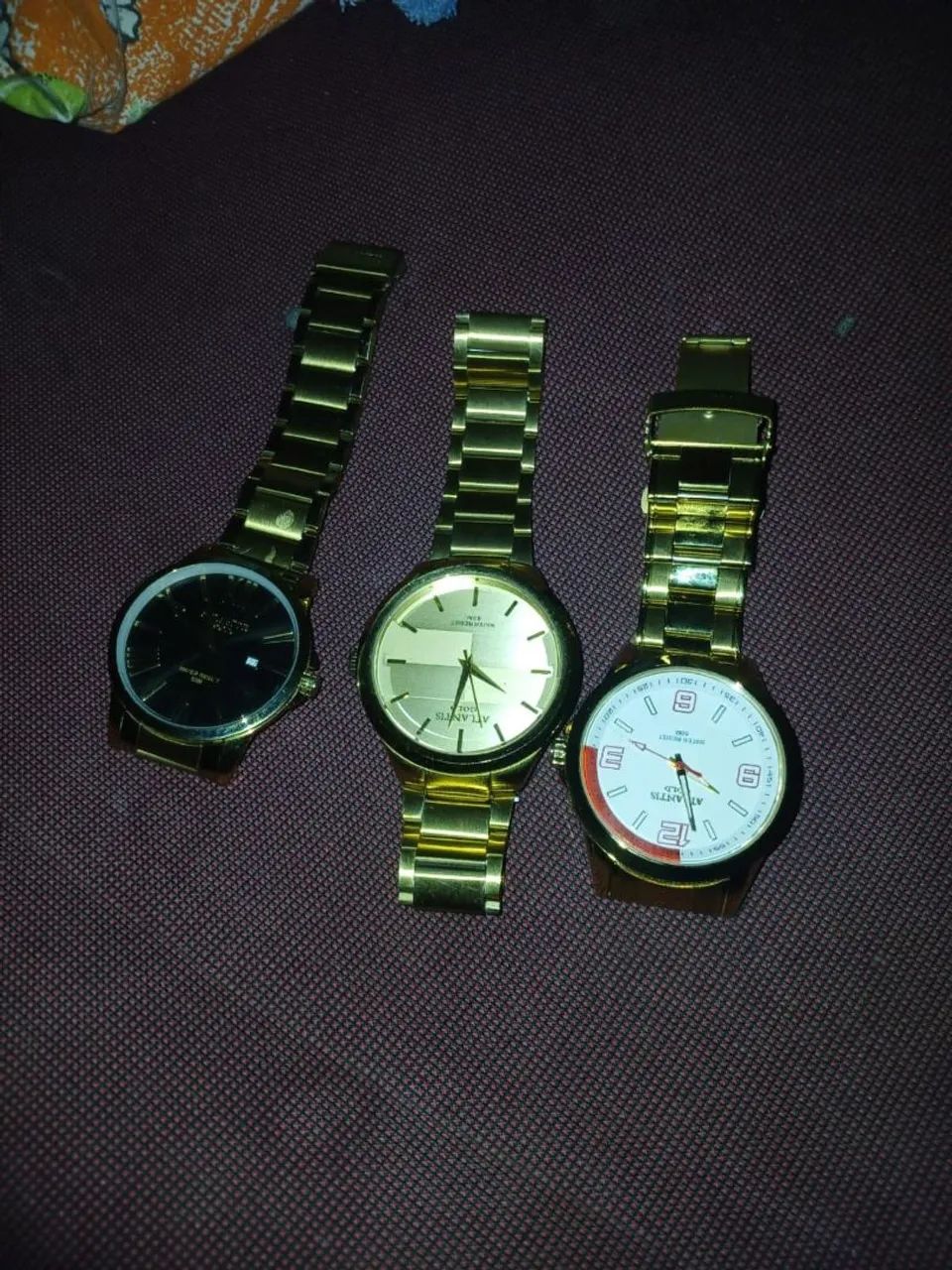 Vendo esses relógios usados bem pouco 80 reais em cada um