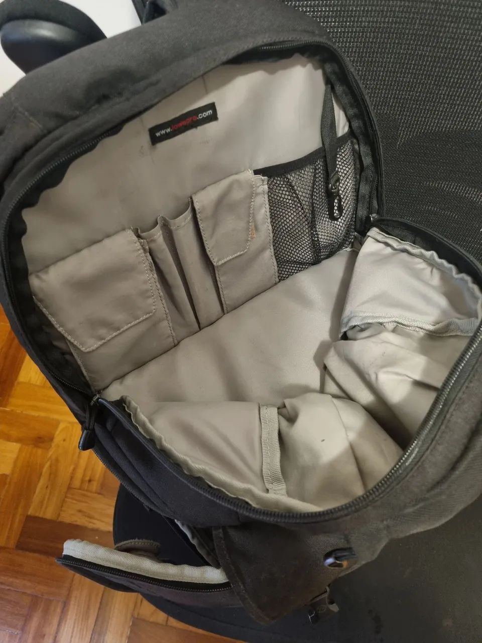 Mochila Lowepro fastpack para câmera - Foto 5