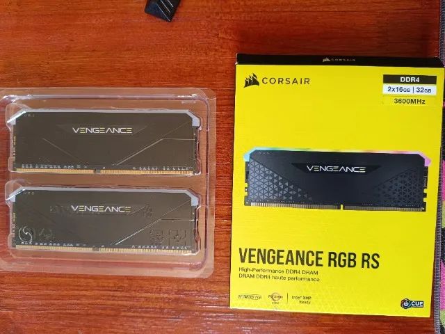 Memória DDR4 Corsair Vengeance RGB RS, 32GB (2x16GB), 3600MHz