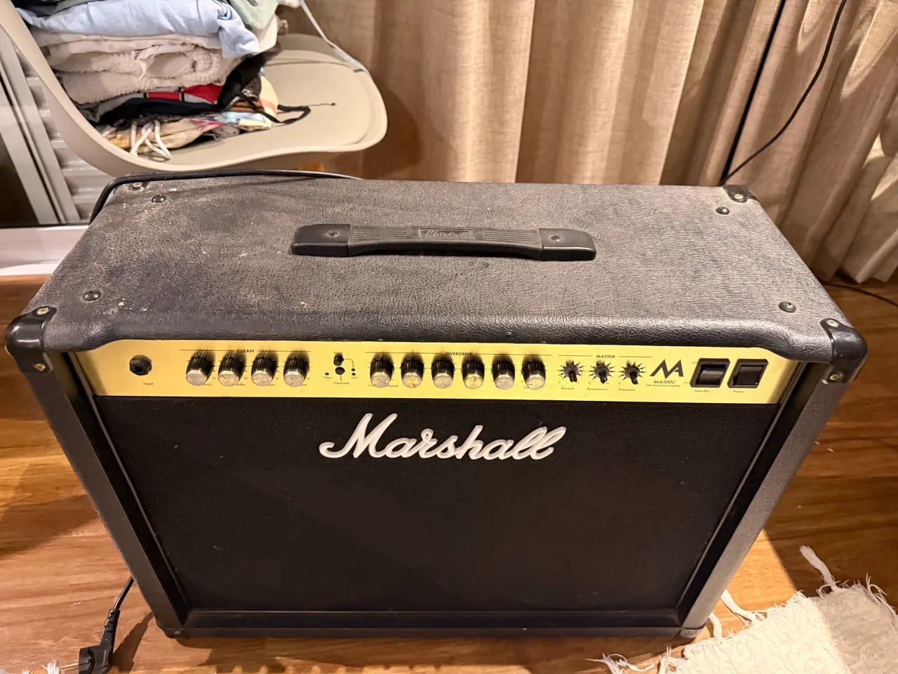 Amplificador Marshall Ma100c - Valvulado 100w 2x12  C/ Foot Preto 220v (Usado) - Foto 2