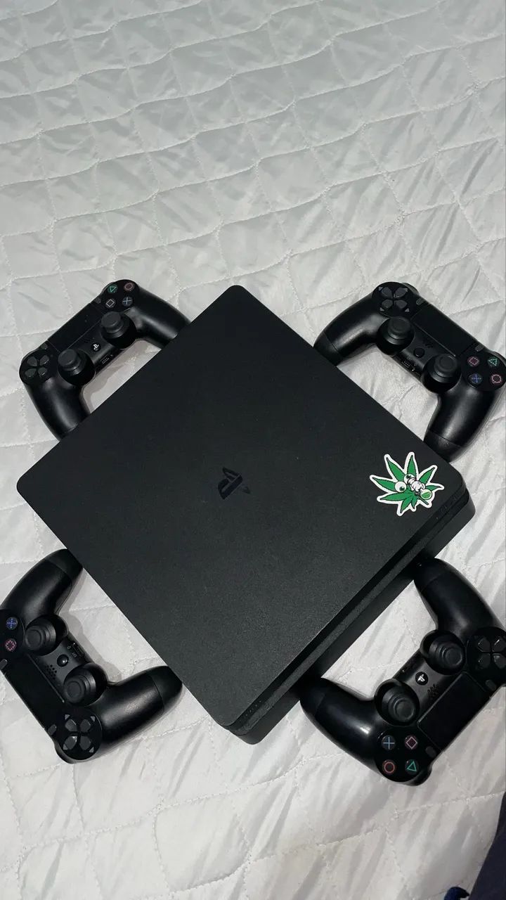 PS4 SLIM 1T COM 4 MANETES