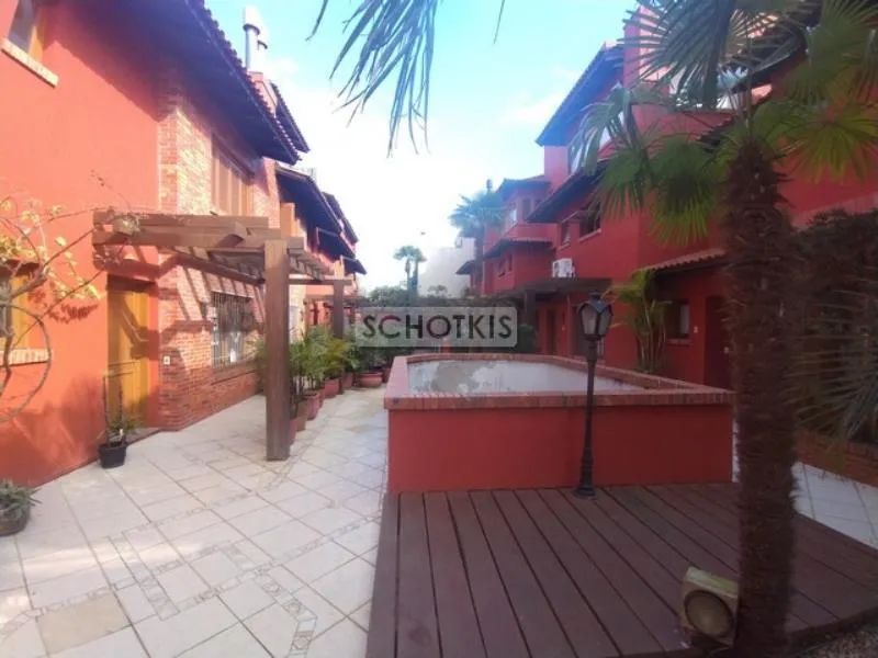 IMOBILIÁRIA SCHOTKIS ALUGA EXCELENTE CASA RESIDENCIAL DE TRÊS PAVIMENTOS COM 04 DORMITÓRIO - Foto 3