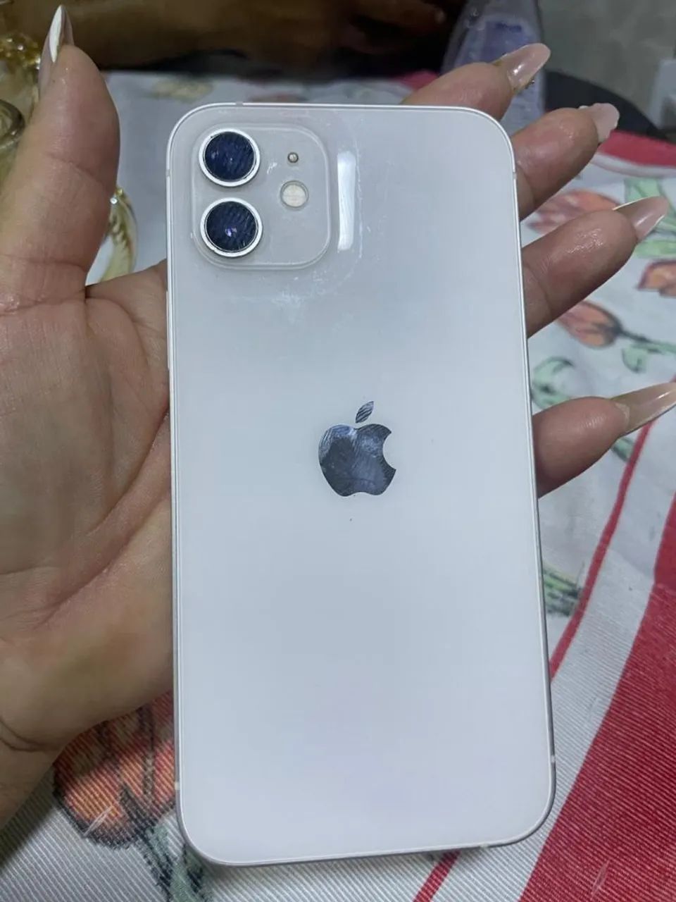 Vendo 2 iPhone 12 pro 128 GB e 12 64 GB - Foto 2