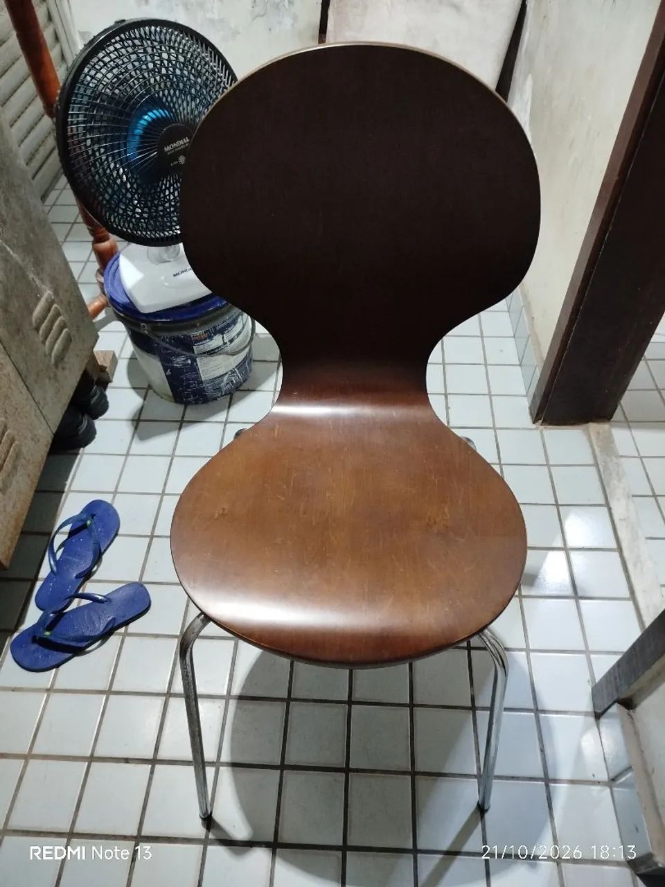 Vendo uma cadeira confortável 