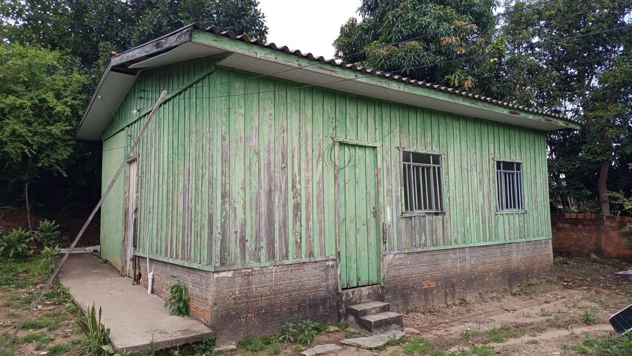 Vende-se terreno com 3 casa - Foto 2