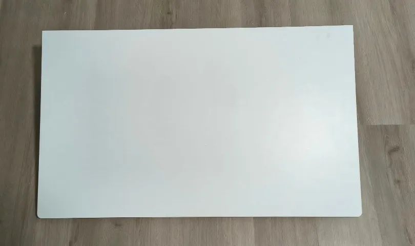 Mesa de parede com suporte dobrável