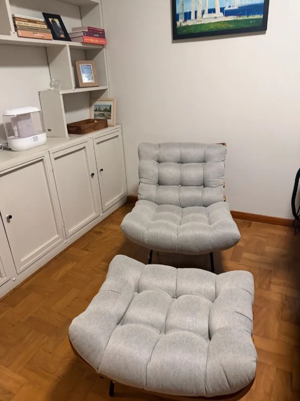 Poltrona Costela com Puff - Abra Casa - Design Clássico e Conforto