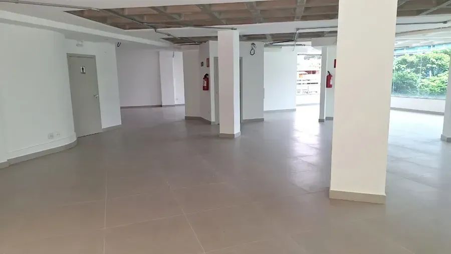 Loja/andar corrido com 128M2, bem Localizada, fino Acabamento