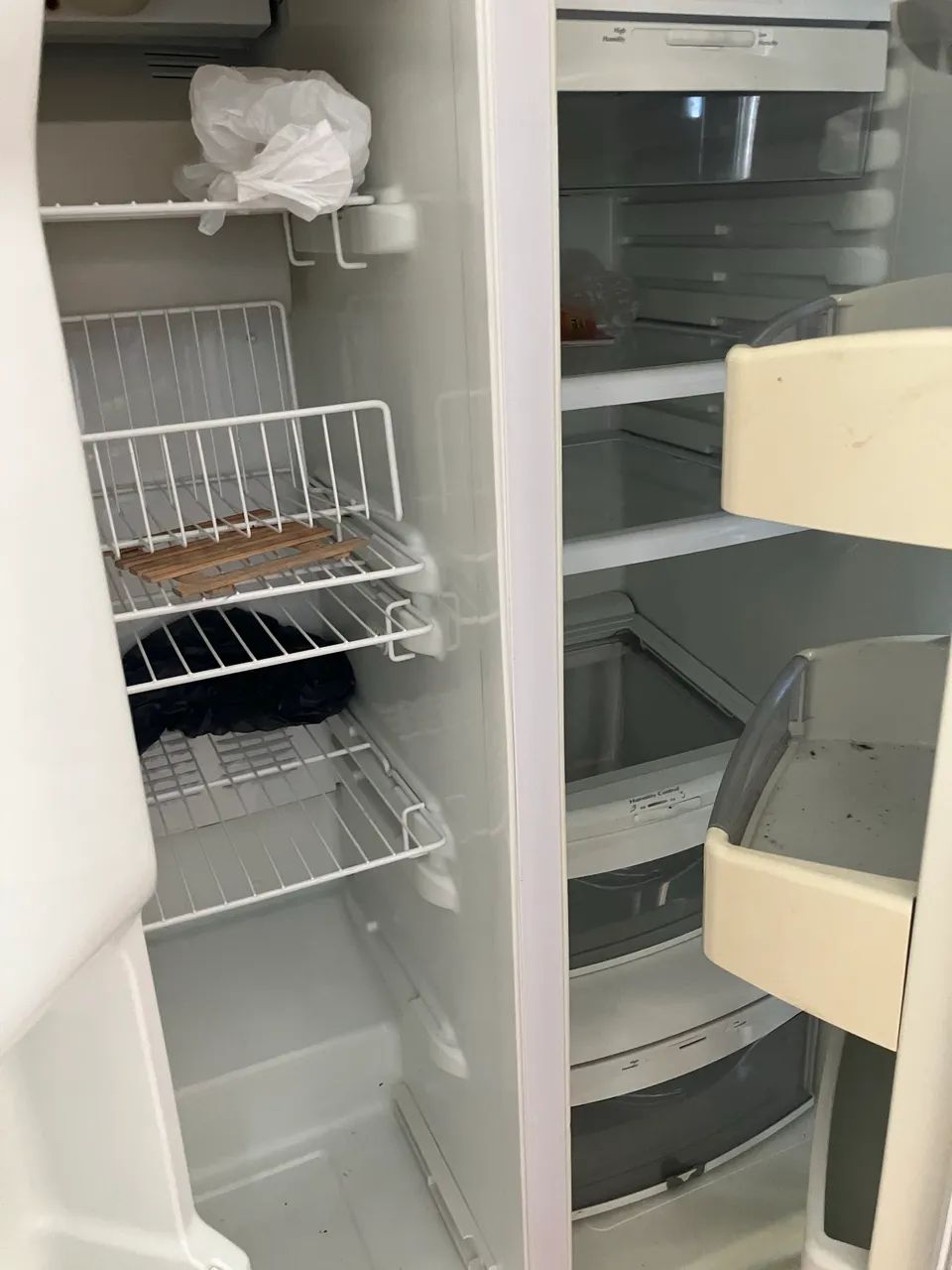 Geladeira Sidebyside GE sem funcionamento 
