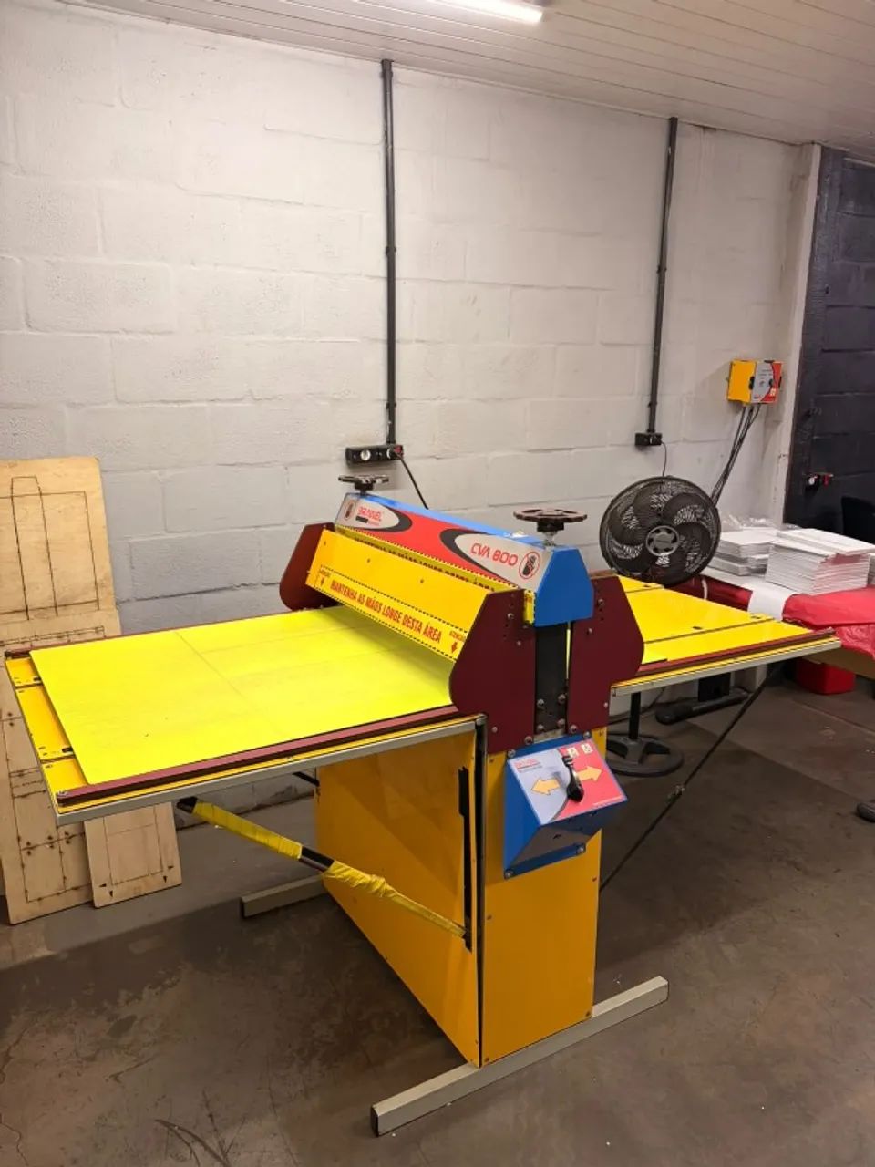 Máquina de corte e vinco automática - Foto 2