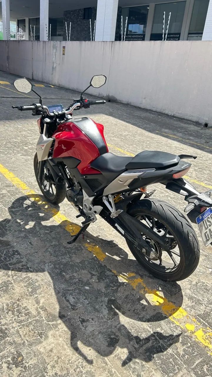 CB 300 - 2026 - Foto 4