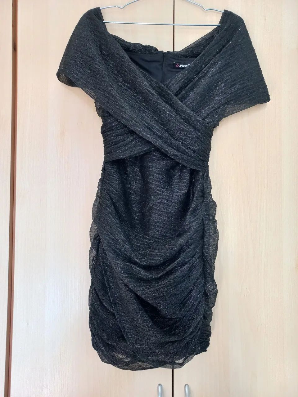 Vestido preto com brilho 