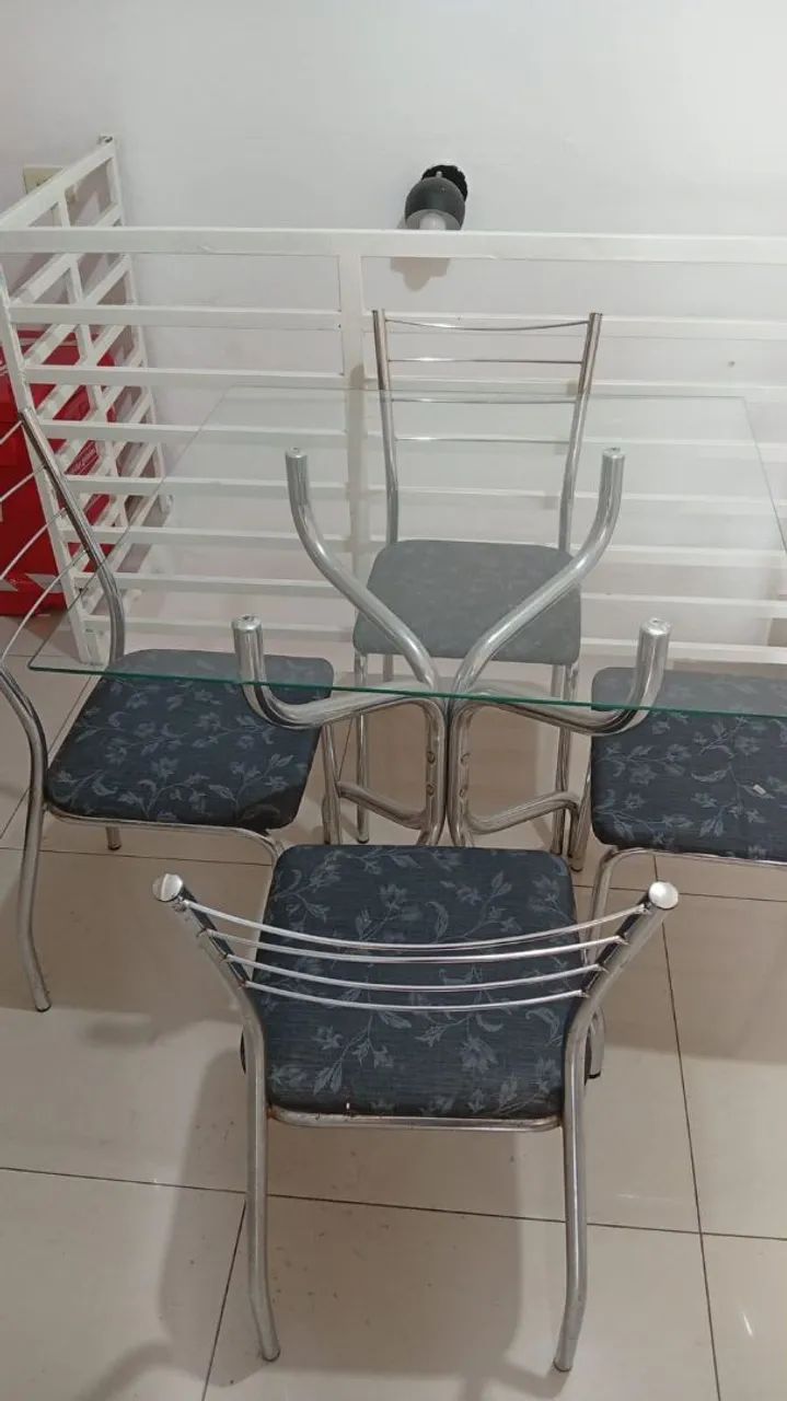 Mesa 4 cadeiras, tampo de vidro  - Foto 2