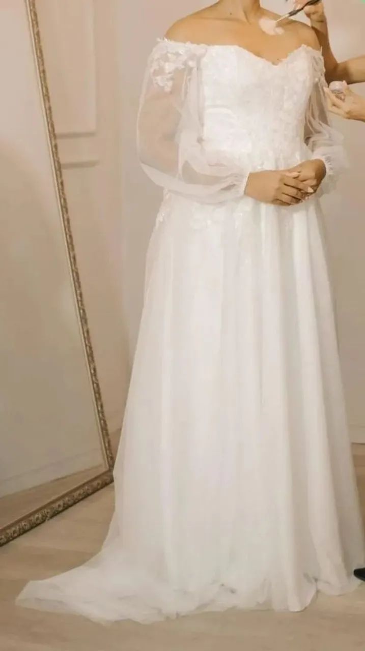 Vestido de noiva com véu à venda. - Foto 3