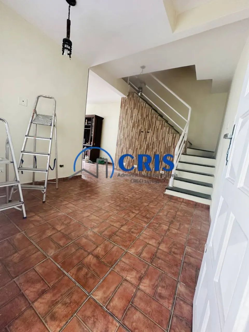 Casa com cinco dormitórios sendo uma suíte , próximo Vila Sta Catarina! - Foto 2
