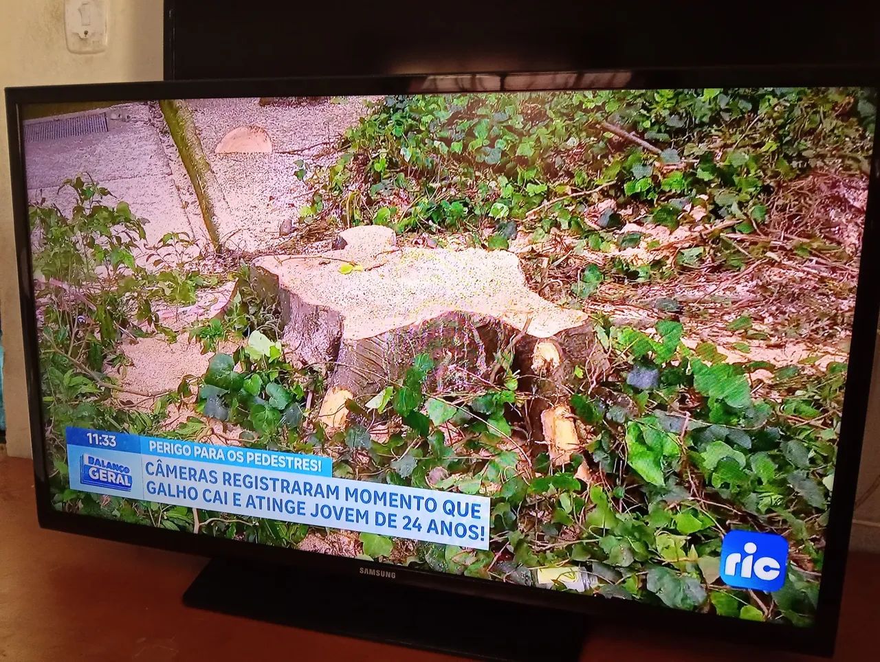 Tv Samsung 40 polegadas digital  - Foto 3
