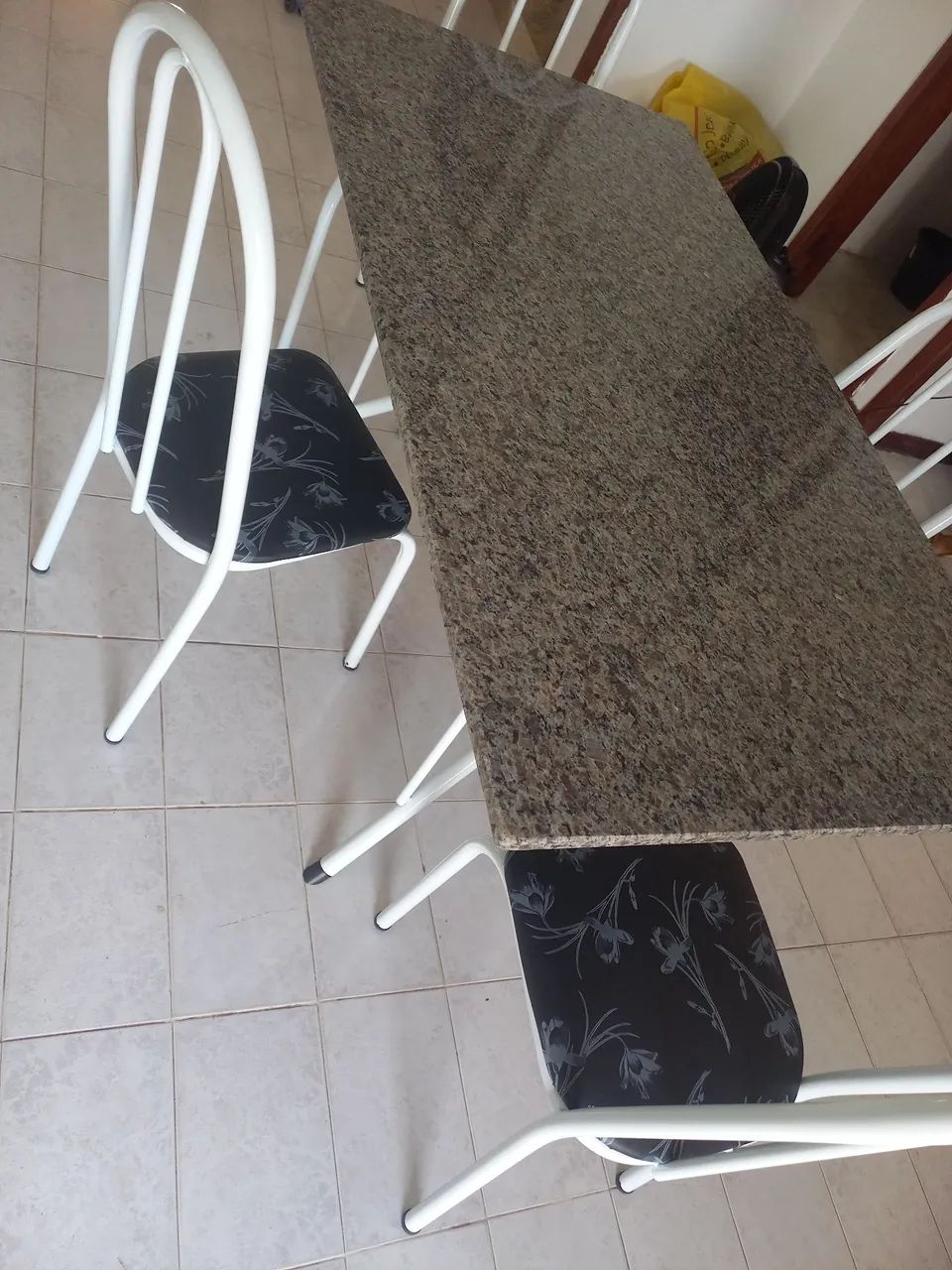 Mesa granito com 4 cadeiras - Foto 2