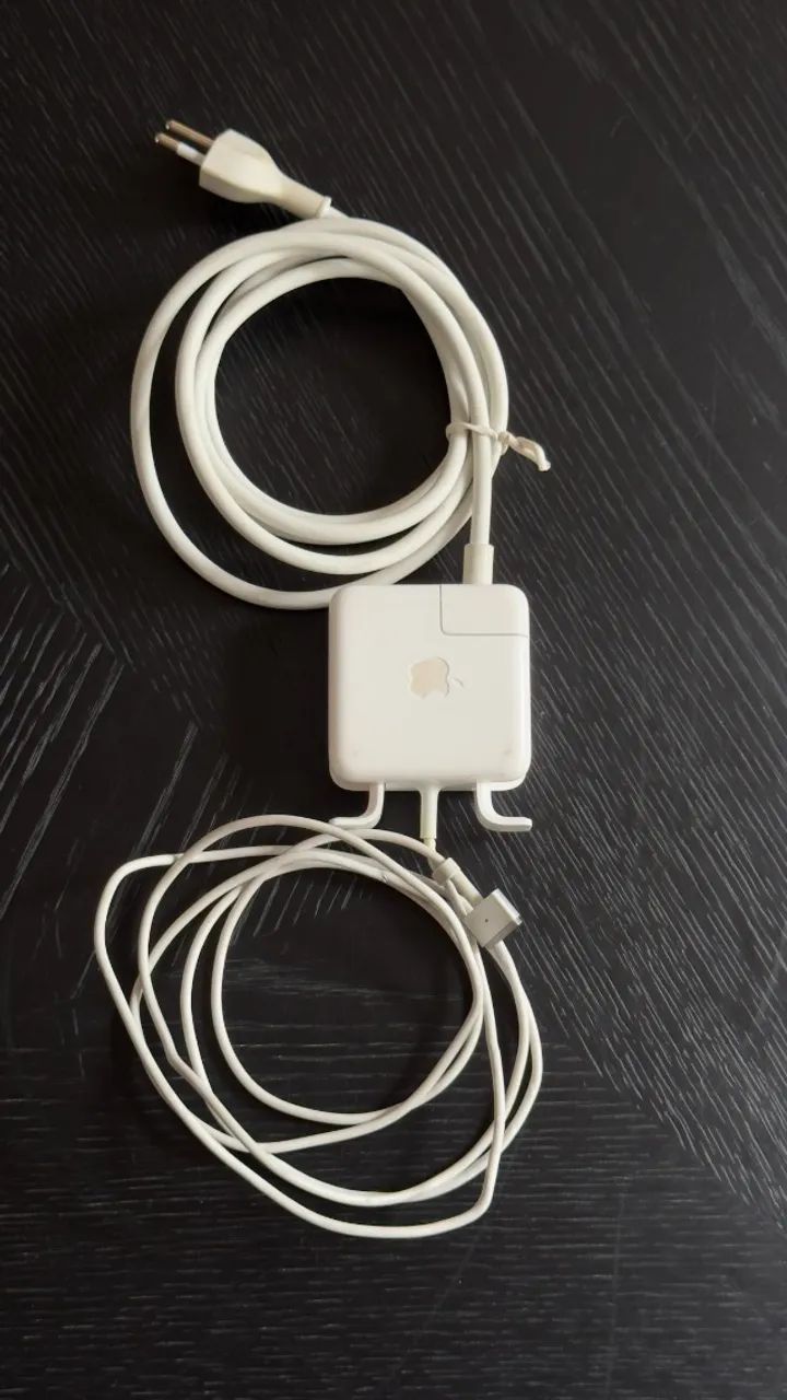 MacBook Air 13インチ 2014 i5 250GB 充電器付 MacBook Air 13