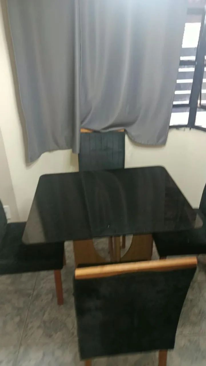 VENDO MESA 4 LUGARES COM VIDRO TEMPERADO  - Foto 2