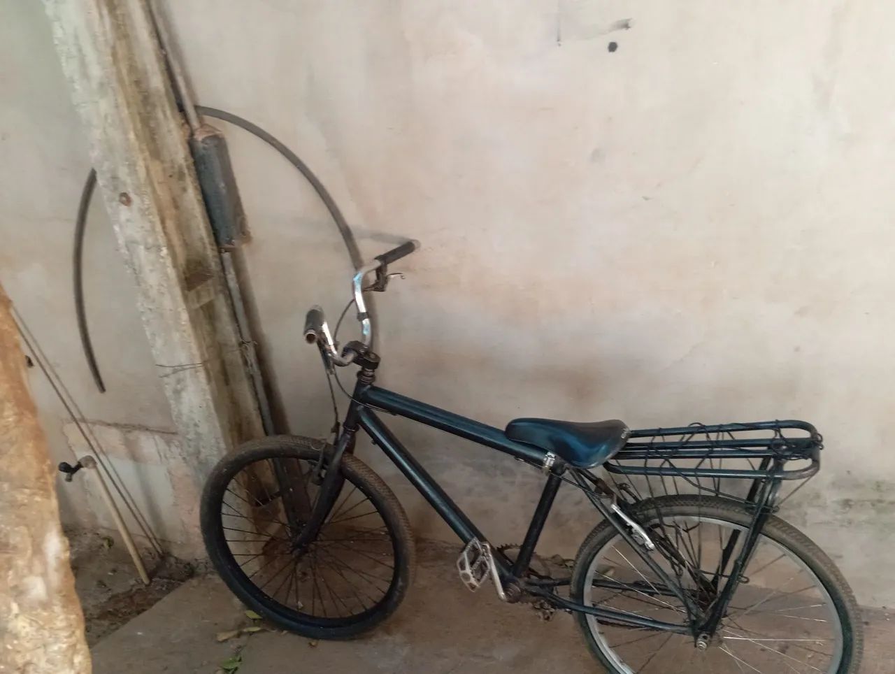 Bike BH com o pneu furado  - Foto 3