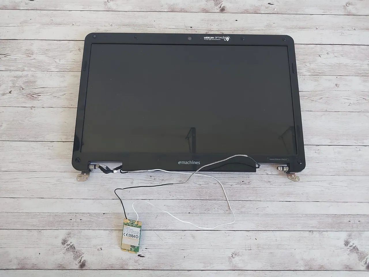 Tela completa com carcaça, moldura e placa de rede wi-fi emachines e625