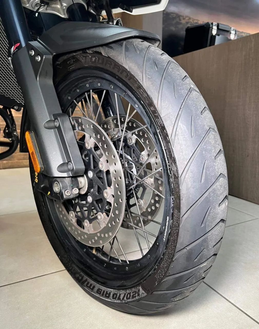 TIGER 1200 XCX BRANCA 2018/2019 - Foto 5