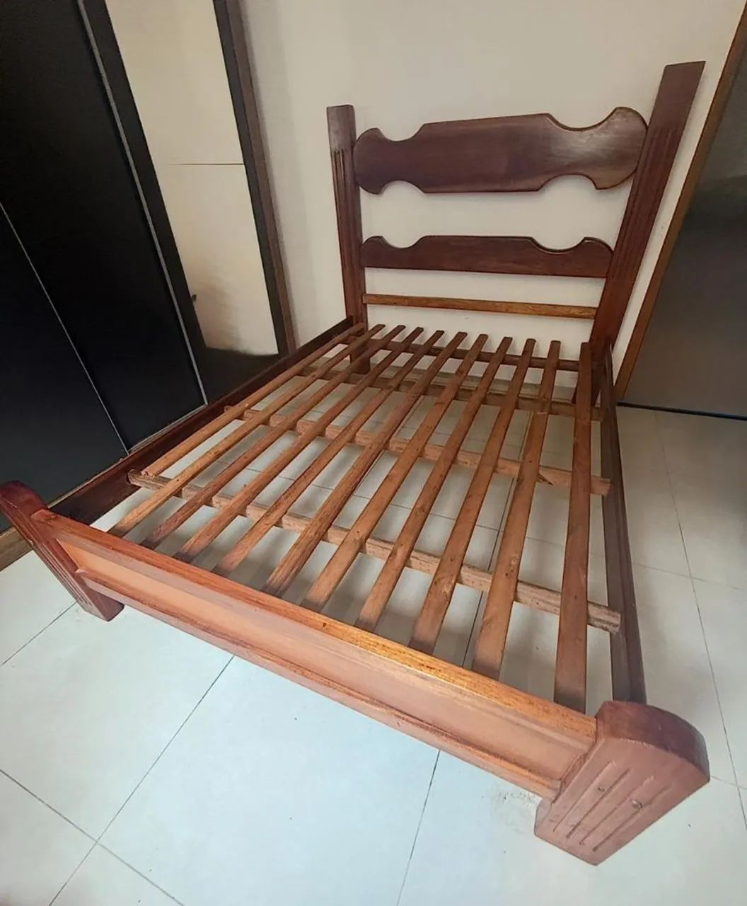Cama de madeira maciça totalmente original 65576112439811120