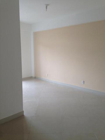 Excelente apartamento de frente com varandão, 3 quartos na Vila da Penha - Foto 4