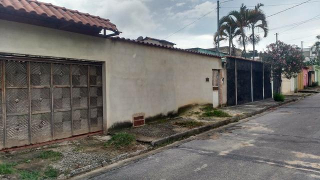 Casa em lote inteiro no bairro Jardim das Alterosas 1a seçao- Na rua Melindre