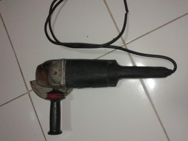 Maquina lixadeira bosch 7"