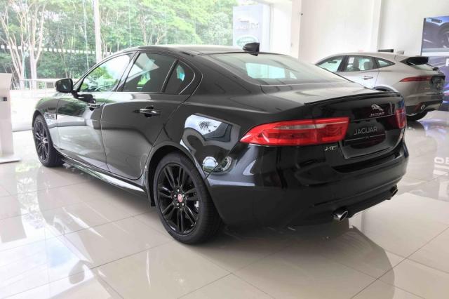 Jaguar XE - Foto 3