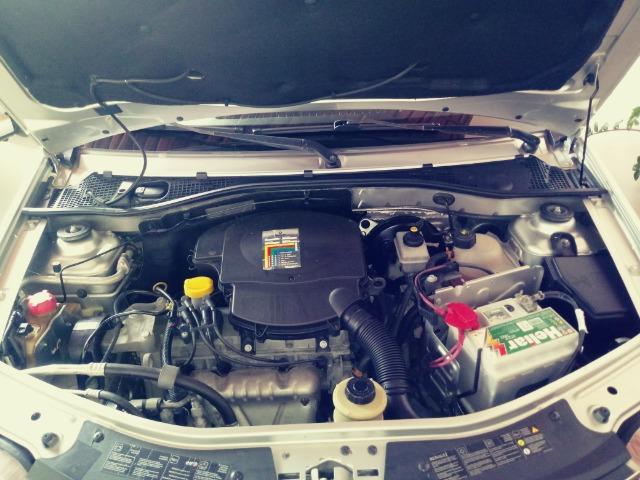 Renault logan 1.6 8 v 2013