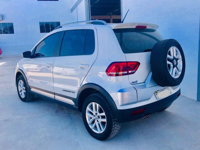 VOLKSWAGEN CROSSFOX 1.6 MI FLEX 8V 4P MANUAL 2016 - Foto 3