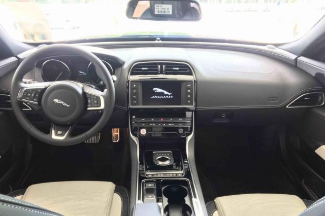 Jaguar XE - Foto 5