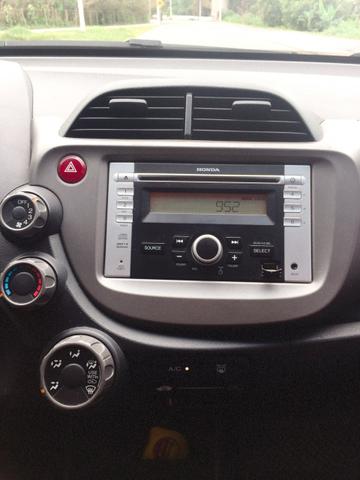 Honda Fit 2014 automático BAIXA QUILOMETRAGEM - Foto 8