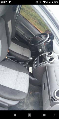 Fiesta Sedan 1.6 excelente estado - Foto 7