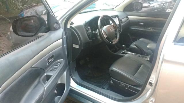 Outlander 2015 2dono km 45.000 muito nova - Foto 6