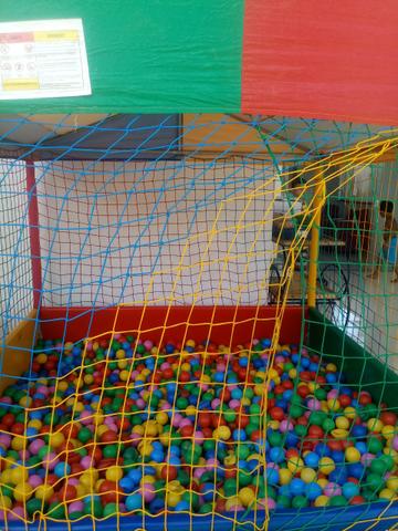 Aluguel de brinquedos Cama elástica pula pula casa de bolinhas gangorra escorrega - Foto 4