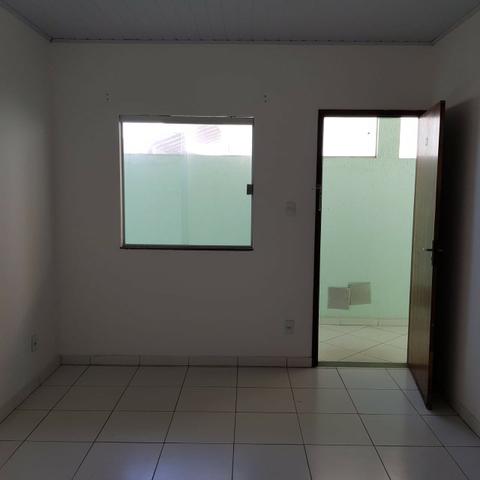 Apartamento de 2/4, a 2km da praia, no Centro de Lauro de Freitas - Foto 3