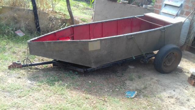 Canoa de zinco com carretinha