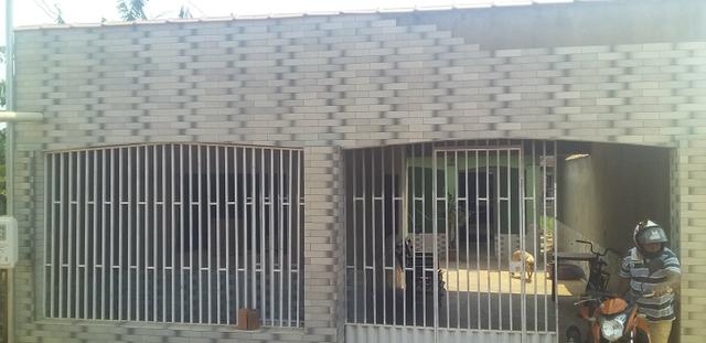 Vende-se casa por