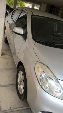 Nissan Versa SL 1.6 16v Flex 2013/2014 - Foto 4