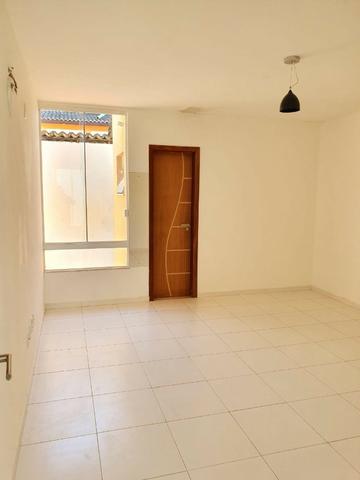 Casa Duplex no condomínio Leblon portaria 24hrs - Foto 2