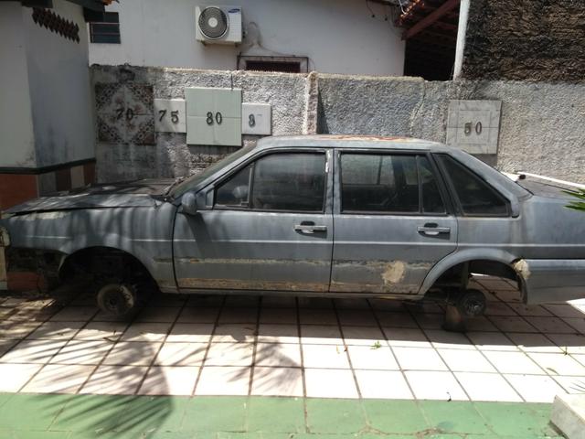 Vendo carro Versalhes em reforma Valor 3 .500 ou troco por moto ! aceito negociação !