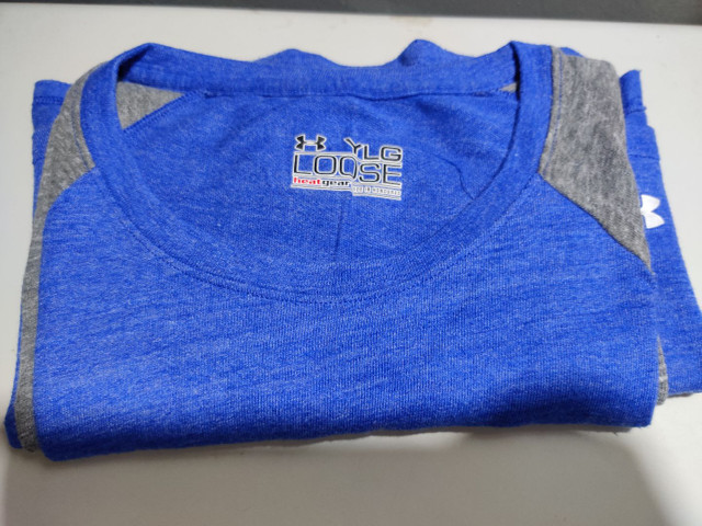 Camisas importadas semi-novas ( HOLISTER, H&M e Under Armor) - Foto 4